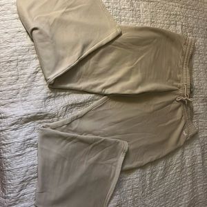 Great looking sweats with a flaired legs. Size XL